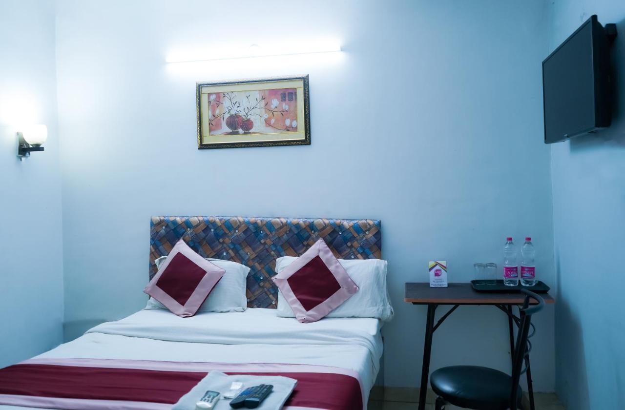 Comodo Satya Niketan Residency Nova Deli Exterior foto