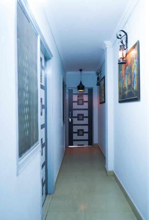 Comodo Satya Niketan Residency Nova Deli Exterior foto